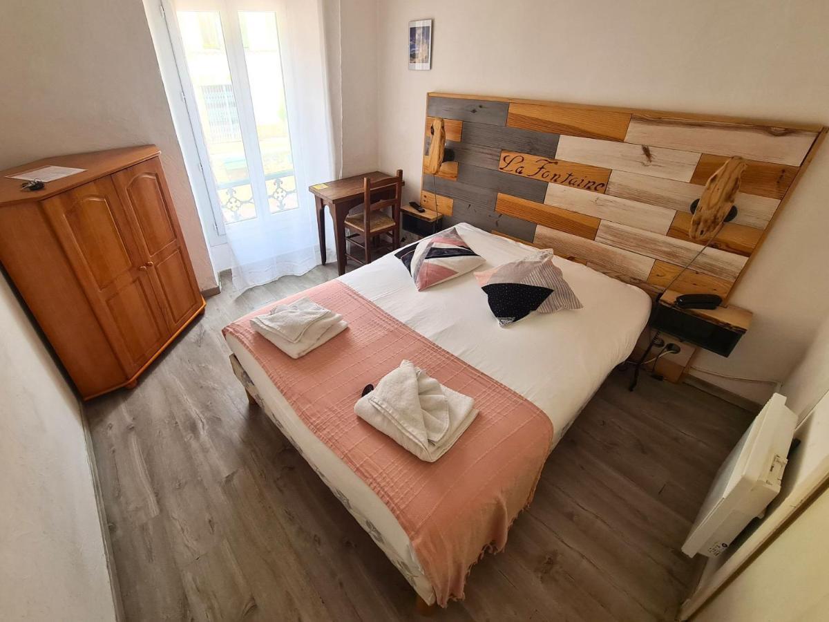 Hotel La Fontaine Saint-Martin-de-Brômes Buitenkant foto